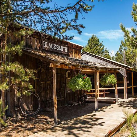 Bend-Sunriver Camping Resort Wheelchair Accessible Yurt 13 Eksteriør bilde