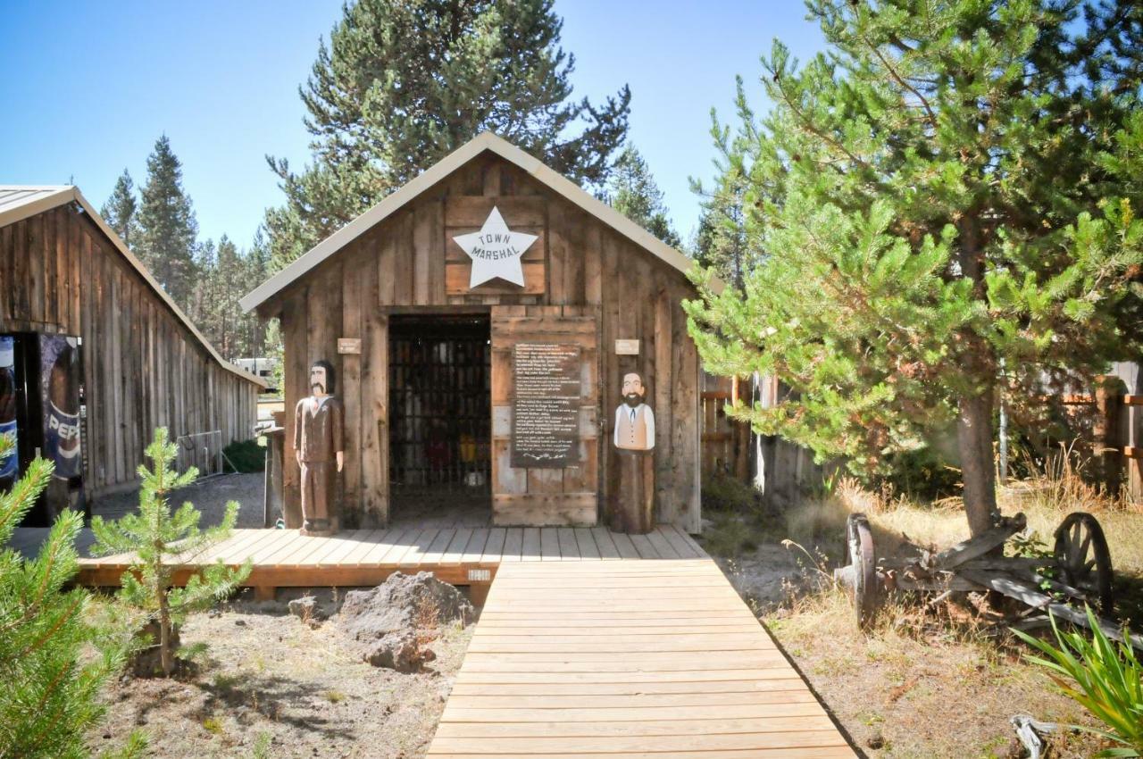 Bend-Sunriver Camping Resort Wheelchair Accessible Yurt 13 Eksteriør bilde