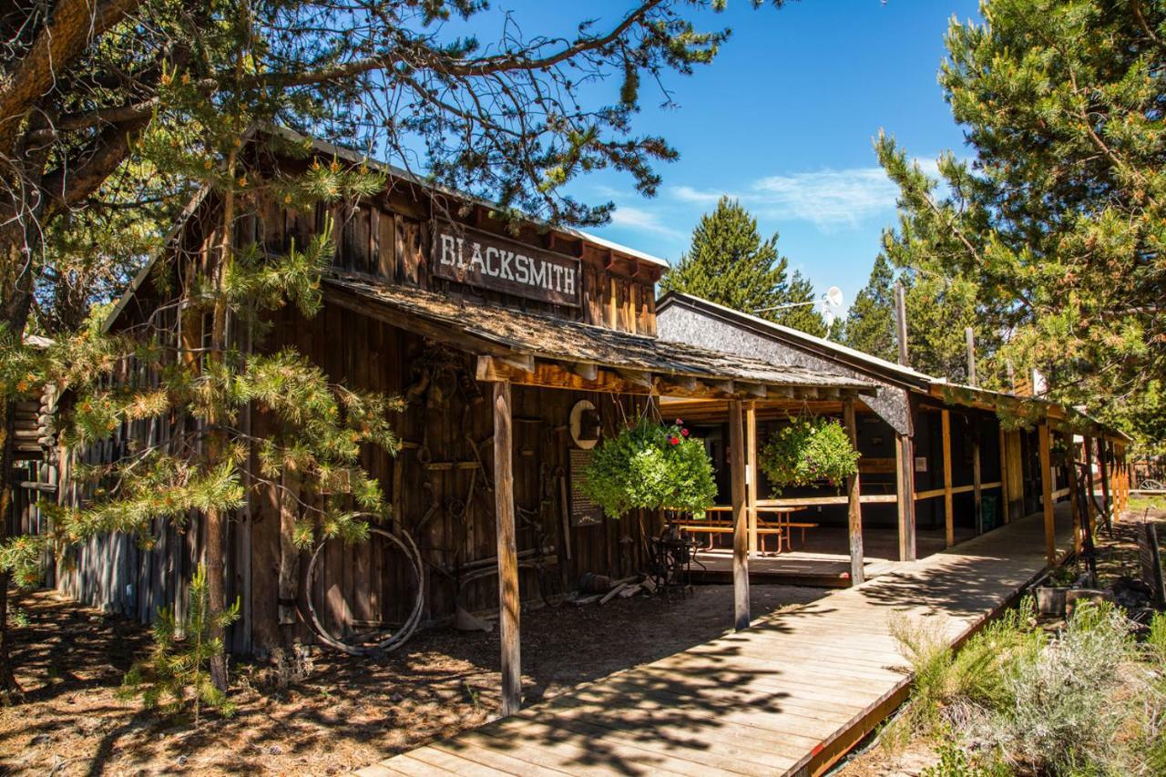 Bend-Sunriver Camping Resort Wheelchair Accessible Yurt 13 Eksteriør bilde