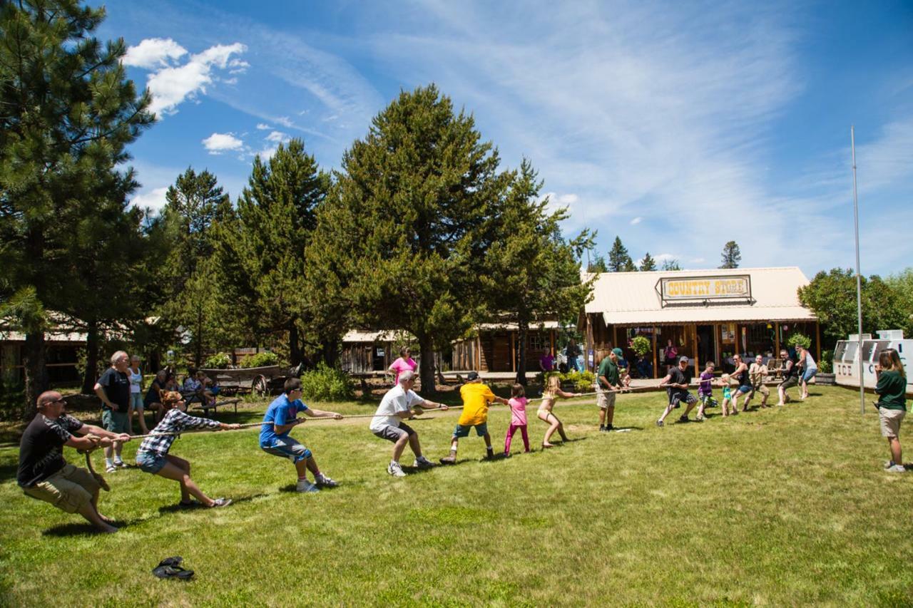 Bend-Sunriver Camping Resort Wheelchair Accessible Yurt 13 Eksteriør bilde